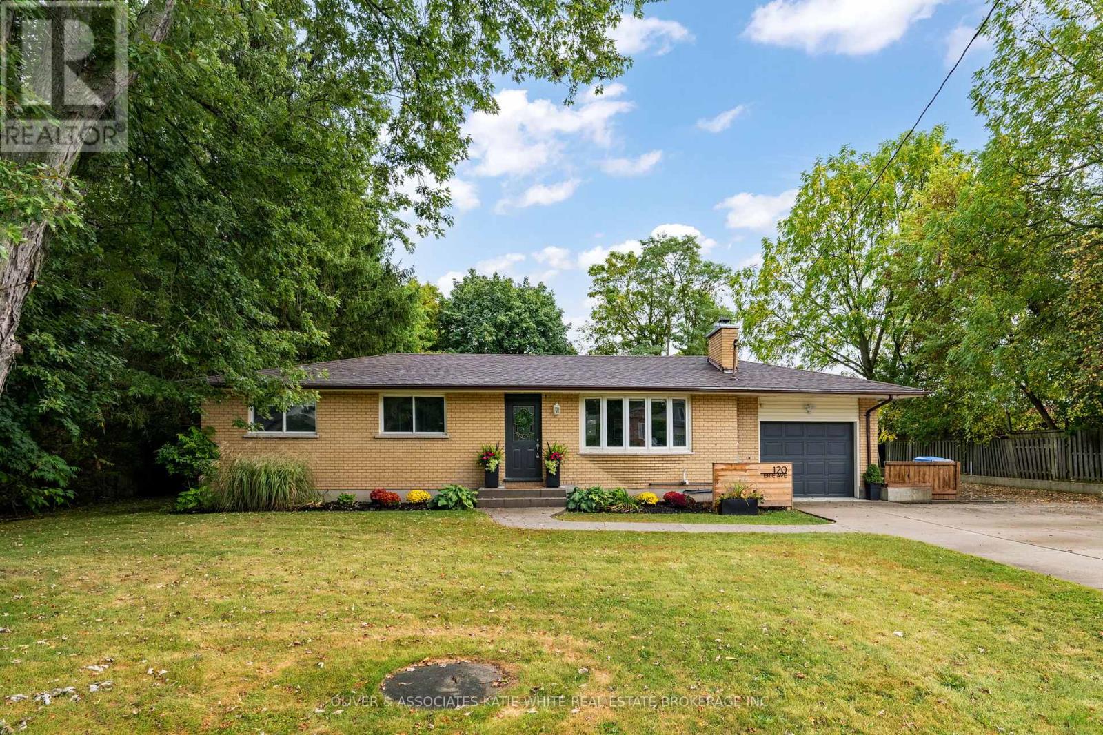 120 Erie Avenue, Middlesex Centre (Komoka), Ontario  N0L 1R0 - Photo 1 - X12421672