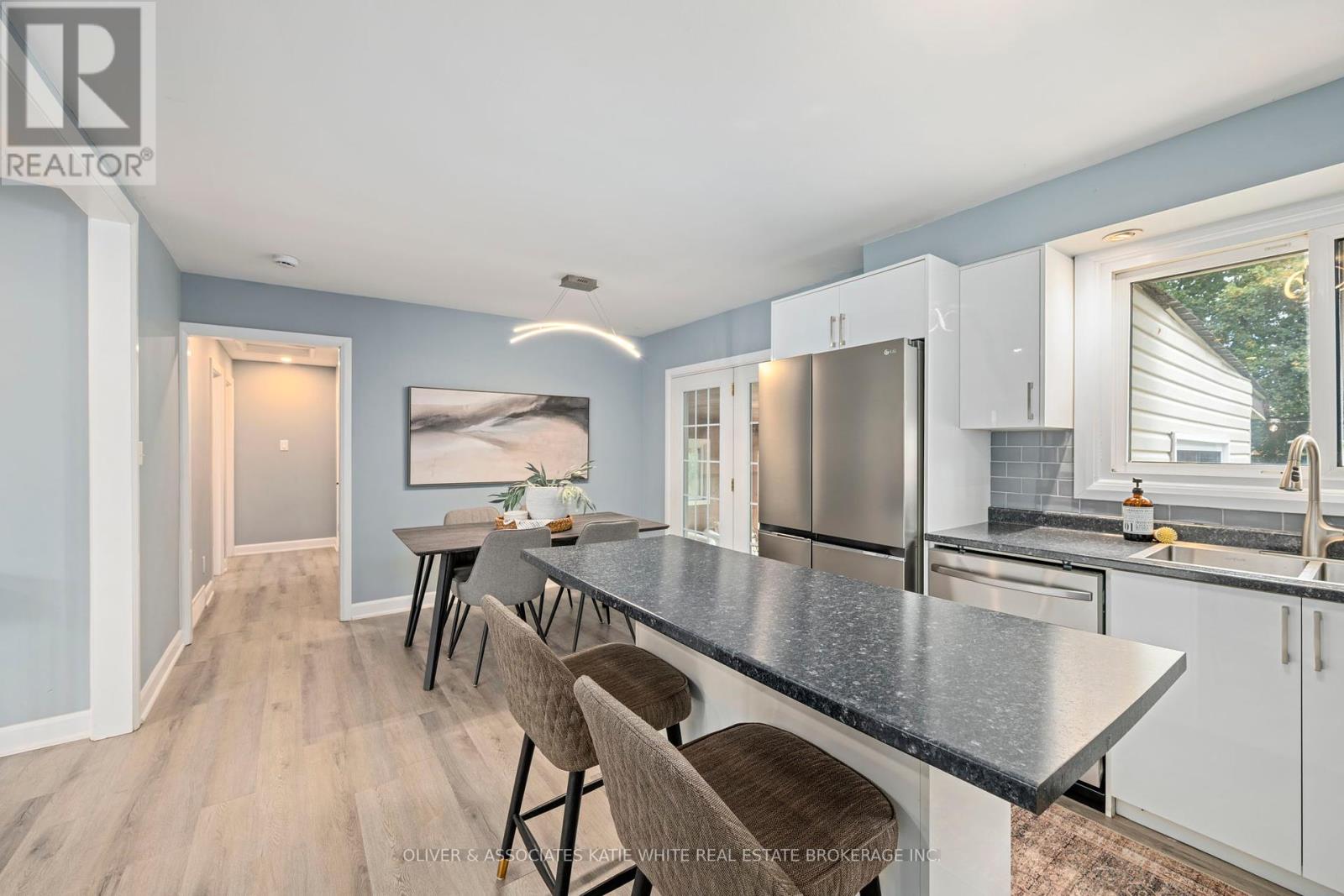 120 Erie Avenue, Middlesex Centre (Komoka), Ontario  N0L 1R0 - Photo 11 - X12421672