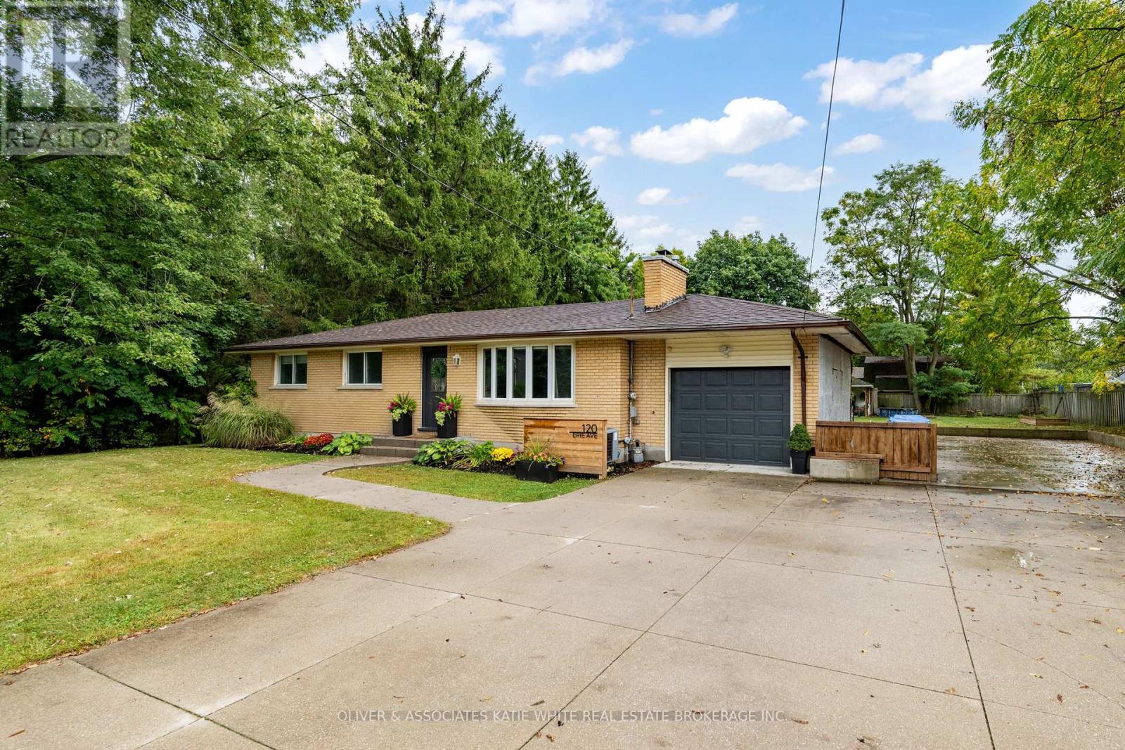 120 Erie Avenue, Middlesex Centre (Komoka), Ontario  N0L 1R0 - Photo 2 - X12421672
