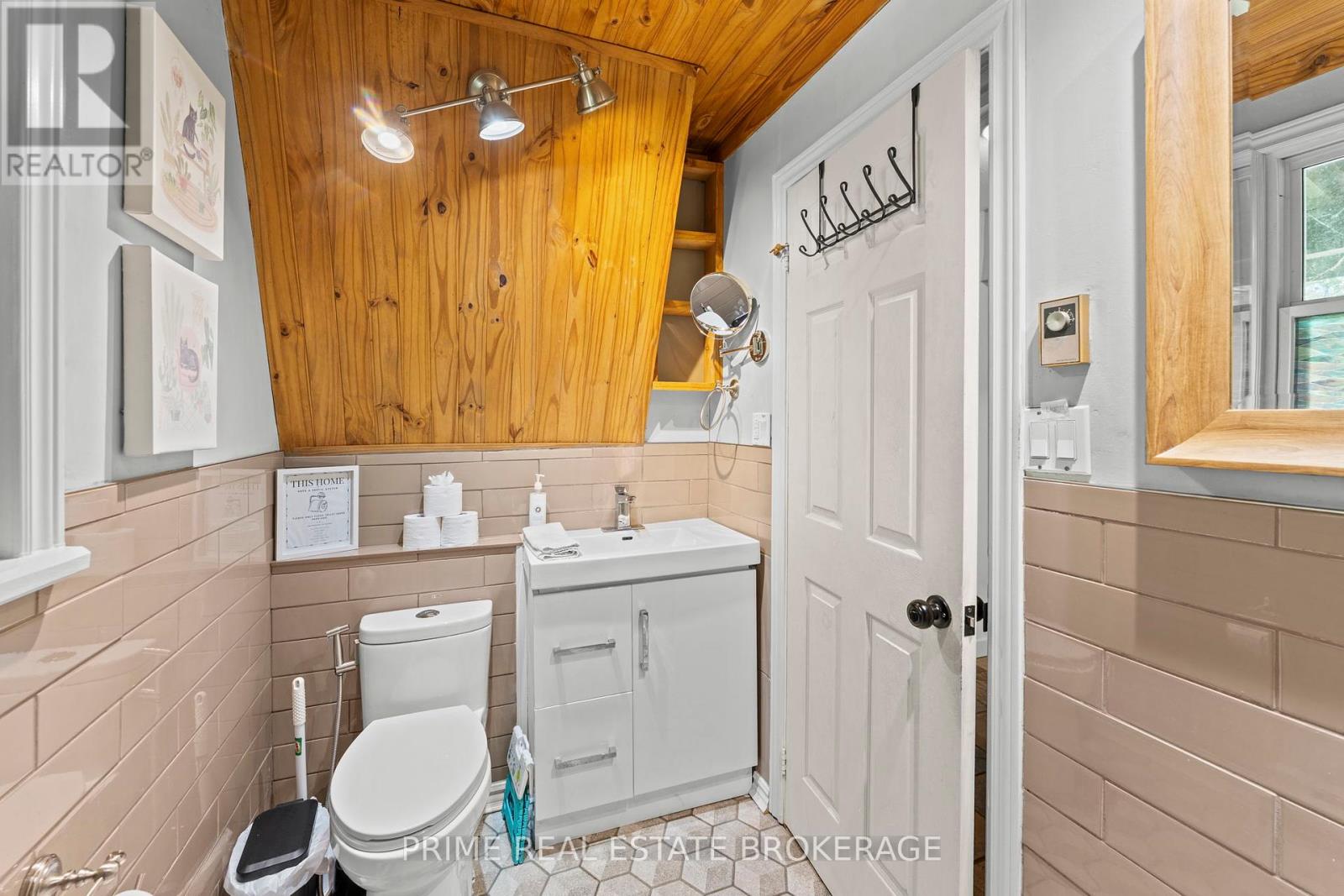 7166 Outer Drive, Lambton Shores, Ontario  N0M 2L0 - Photo 19 - X12421686