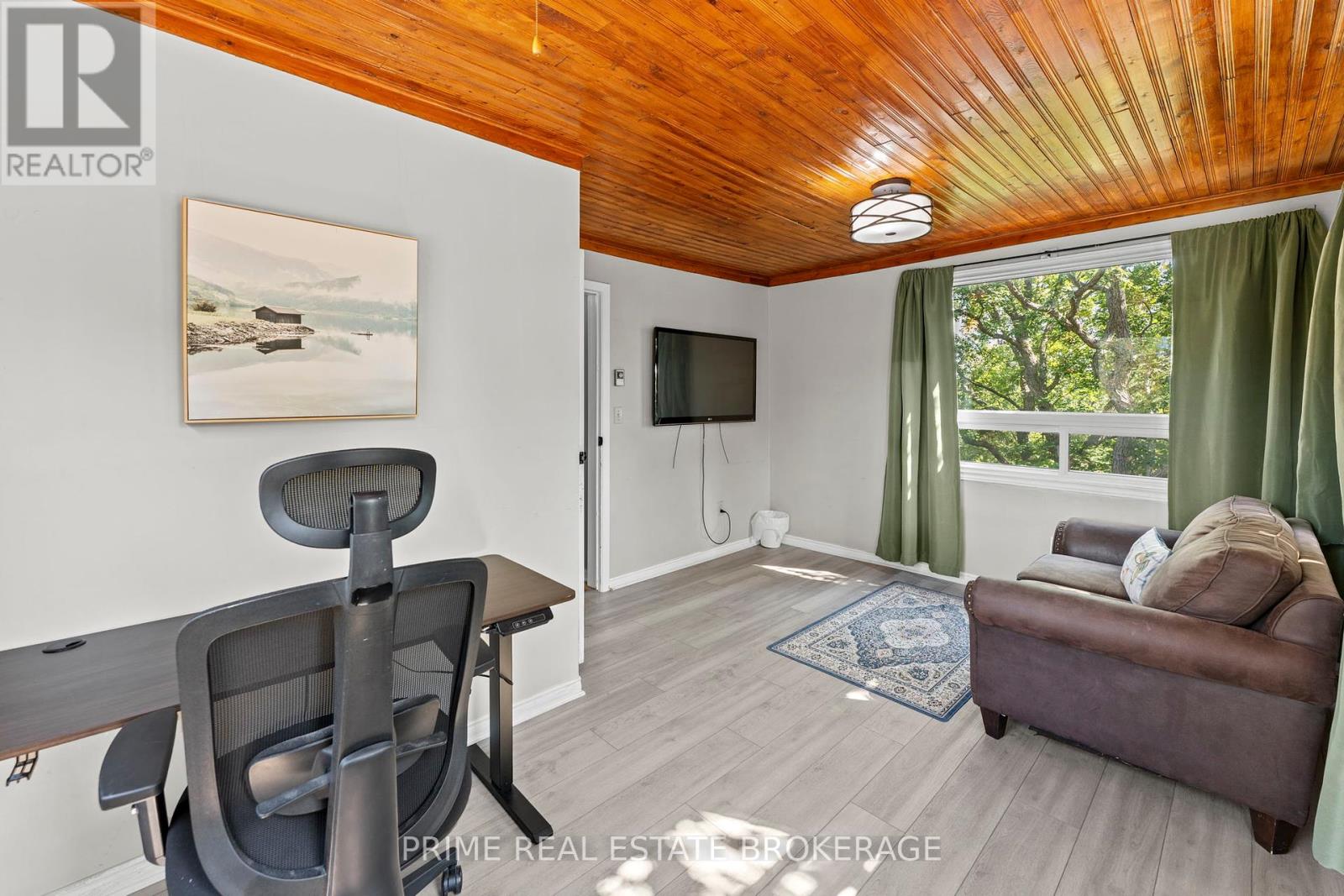 7166 Outer Drive, Lambton Shores, Ontario  N0M 2L0 - Photo 25 - X12421686