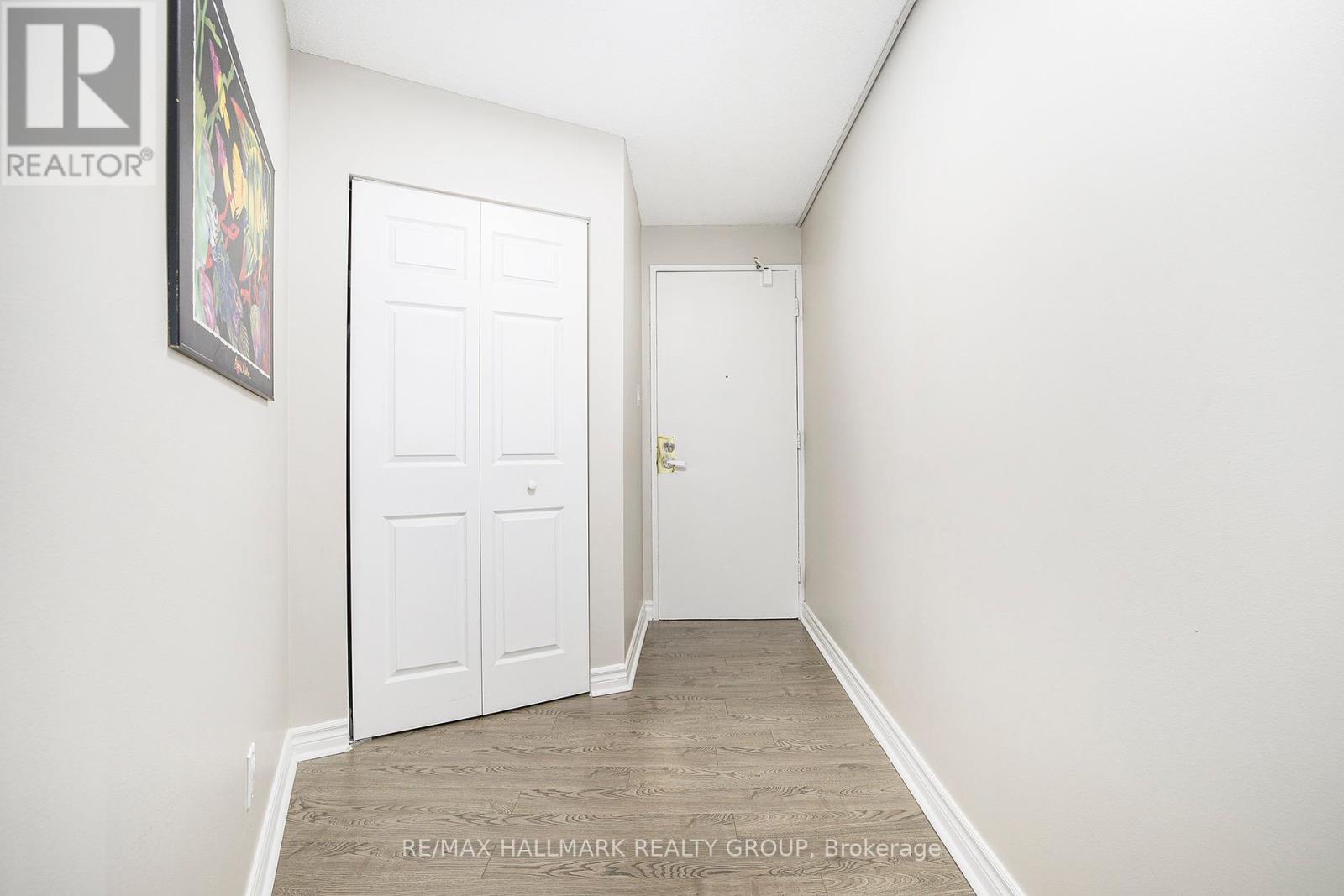 1005 - 1380 Prince Of Wales Drive, Ottawa, Ontario  K2C 3N5 - Photo 5 - X12421660