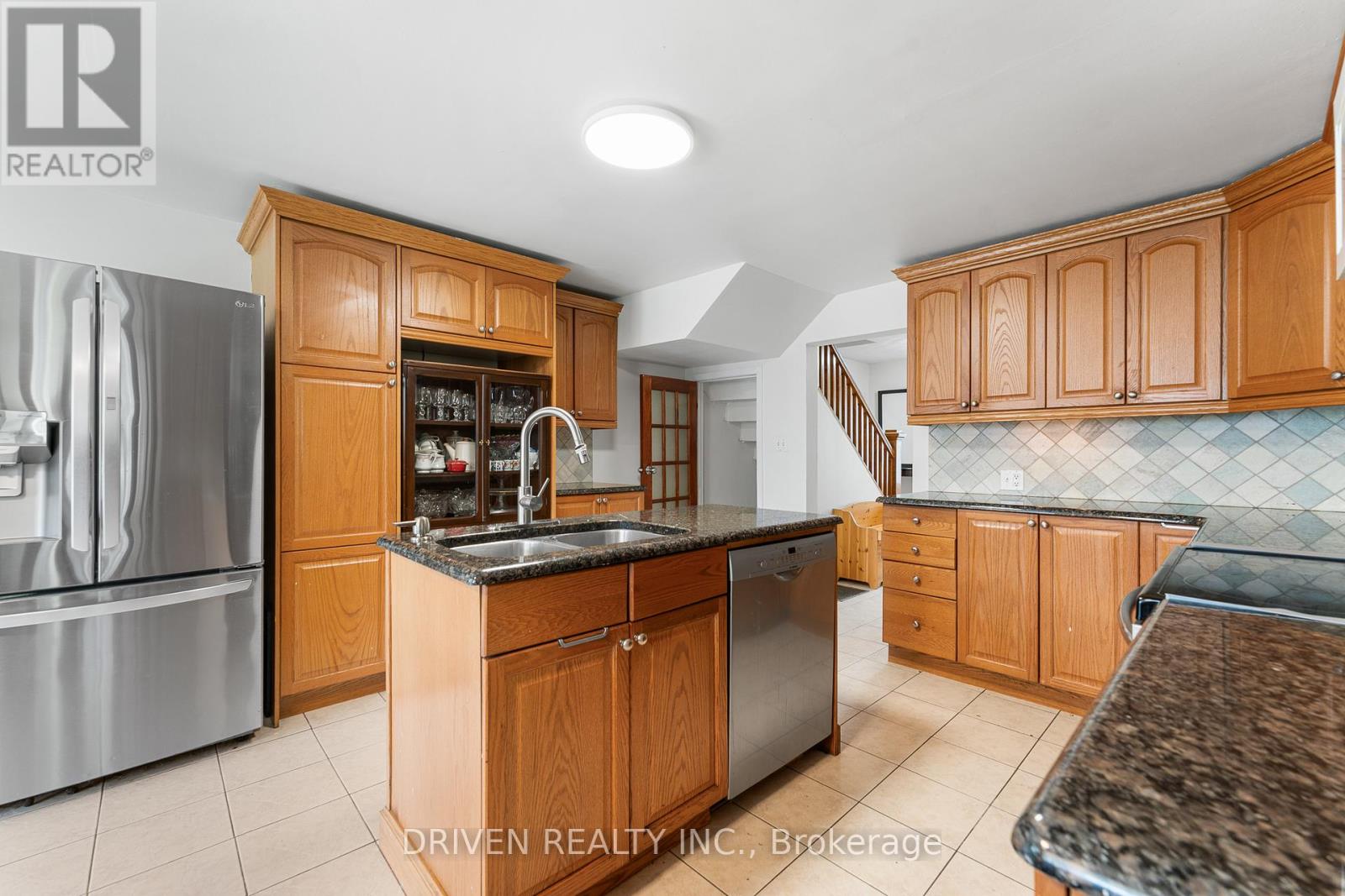 876 Pinecrest Road, Ottawa, Ontario  K2B 6B2 - Photo 10 - X12421662