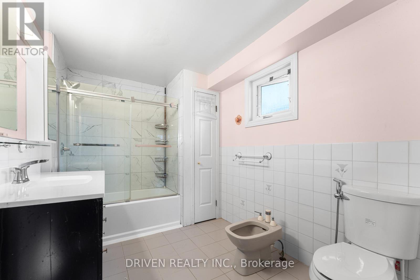 876 Pinecrest Road, Ottawa, Ontario  K2B 6B2 - Photo 17 - X12421662