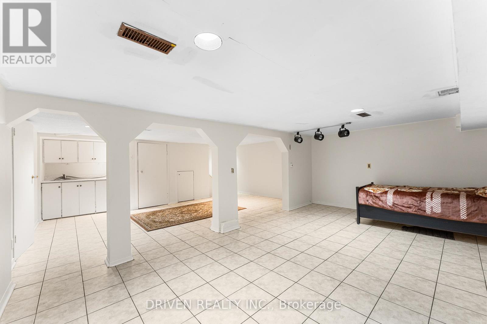 876 Pinecrest Road, Ottawa, Ontario  K2B 6B2 - Photo 22 - X12421662