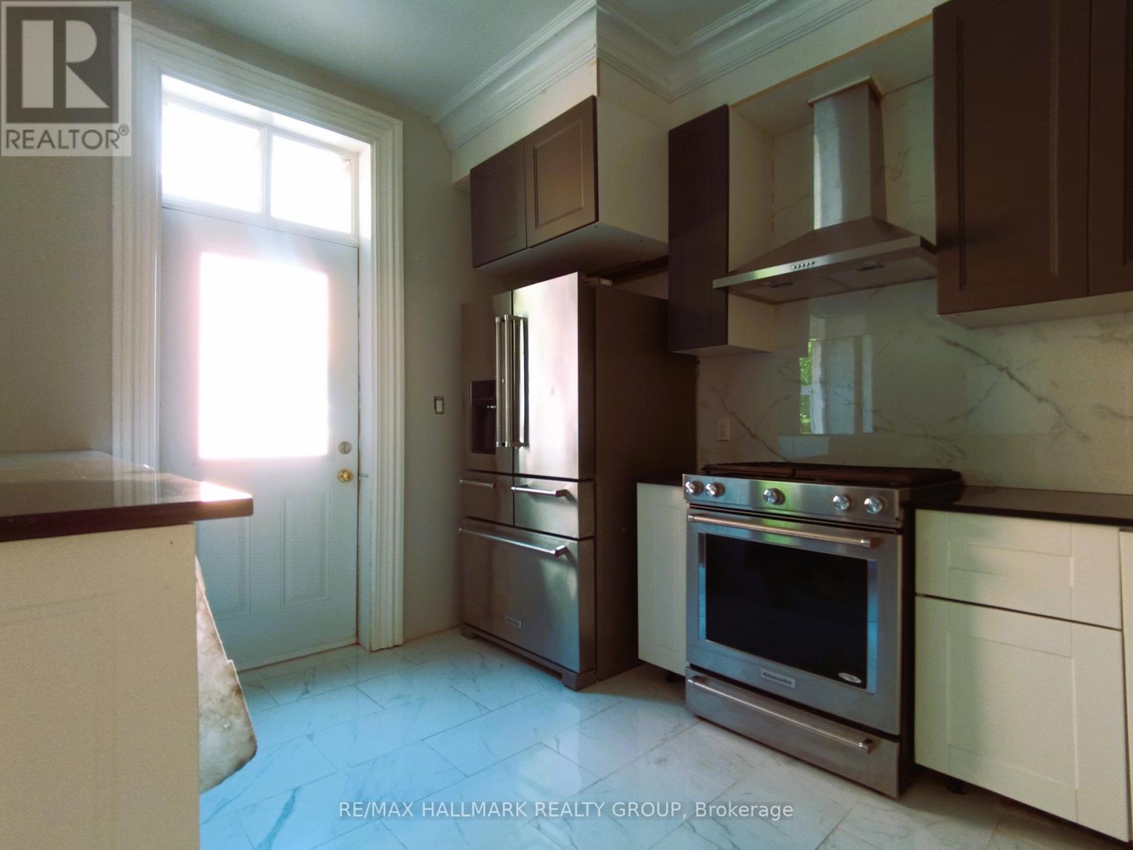 1 - 460 Wilbrod Street, Ottawa, Ontario  K1N 6M8 - Photo 3 - X12421674