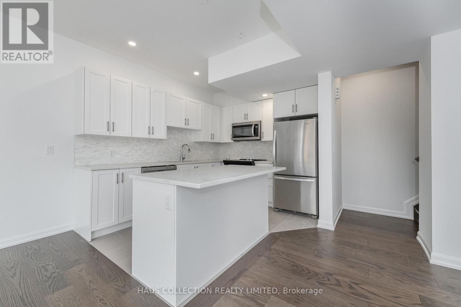 58 Cherry Blossom Private, Ottawa, Ontario  K2H 0C4 - Photo 11 - X12421697
