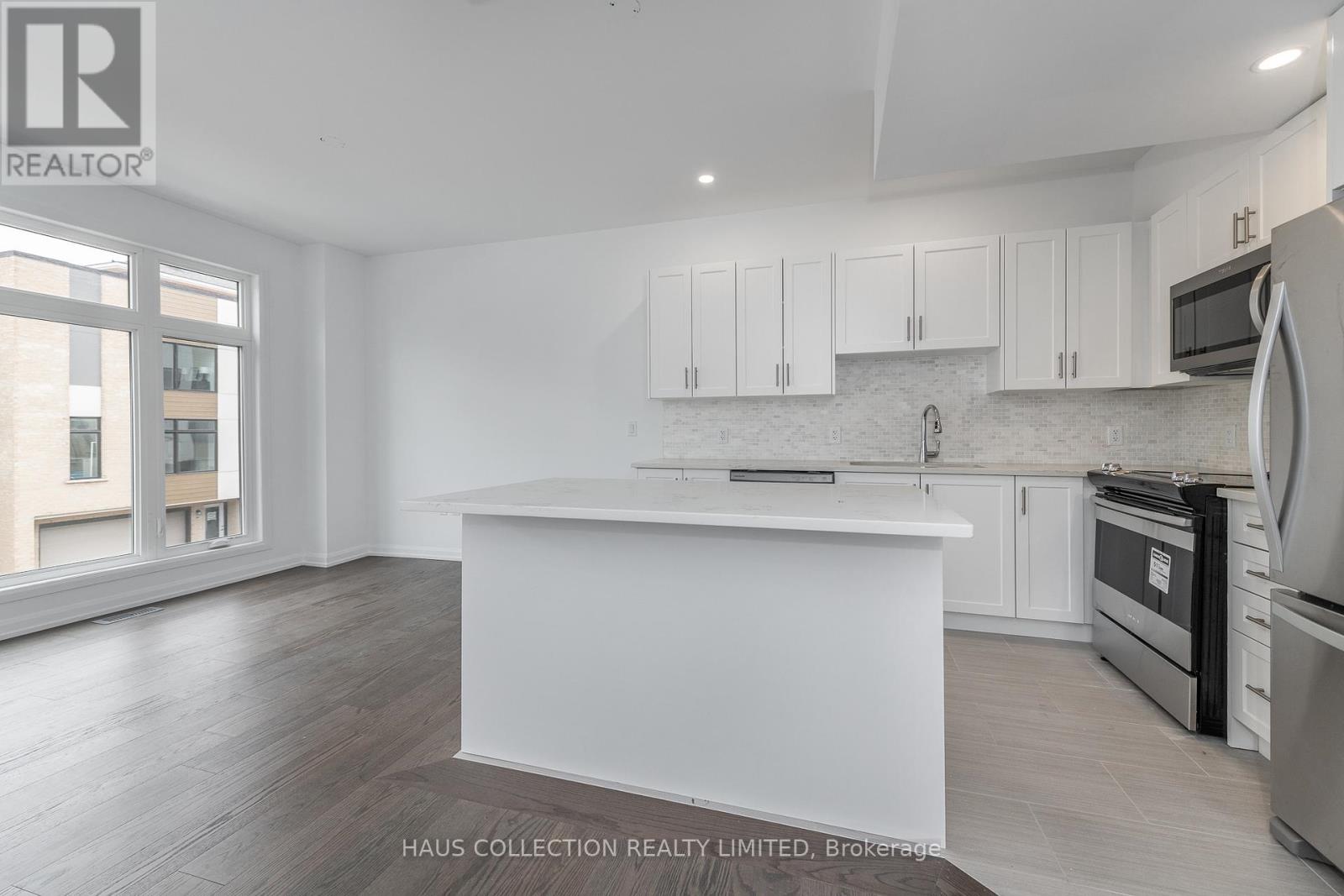 58 Cherry Blossom Private, Ottawa, Ontario  K2H 0C4 - Photo 12 - X12421697