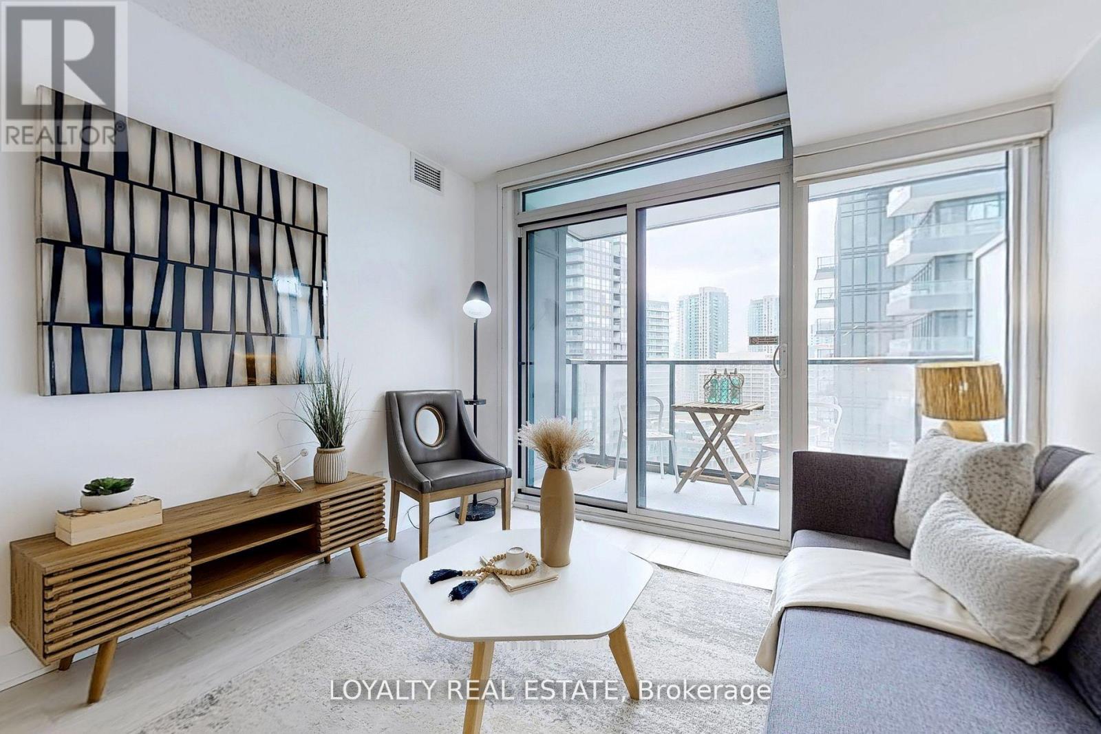 1803 - 70 Queens Wharf Road, Toronto, Ontario  M5V 0J2 - Photo 11 - C12416038