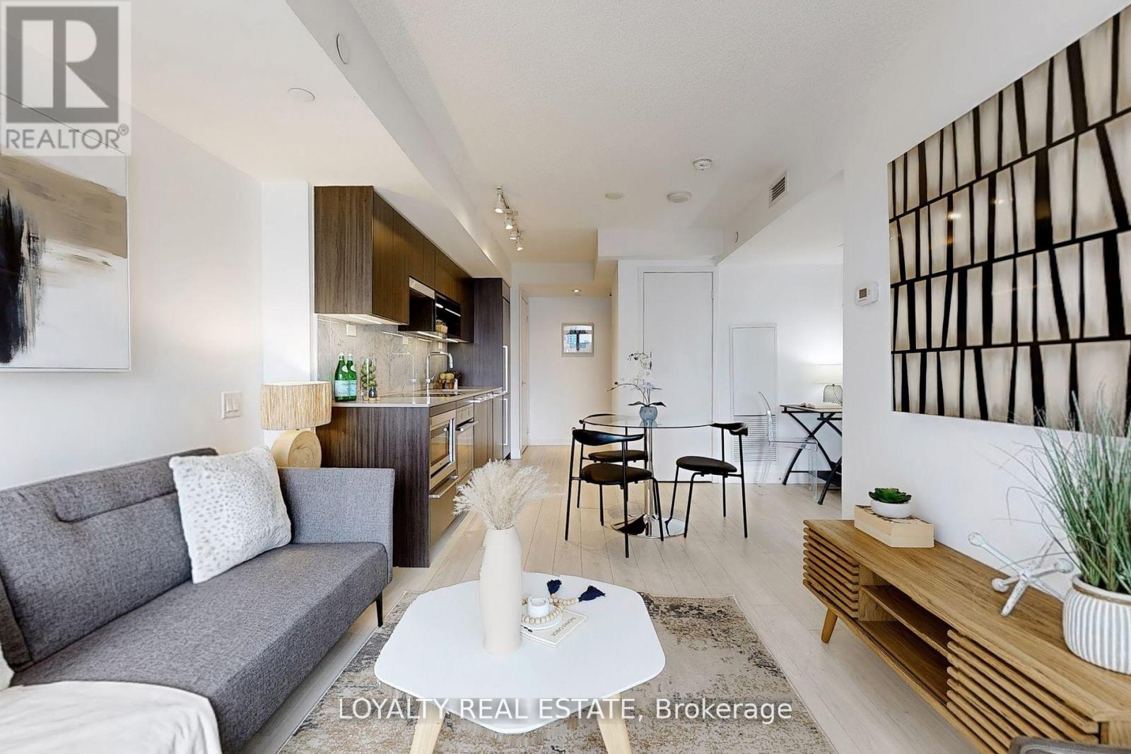 1803 - 70 Queens Wharf Road, Toronto, Ontario  M5V 0J2 - Photo 12 - C12416038