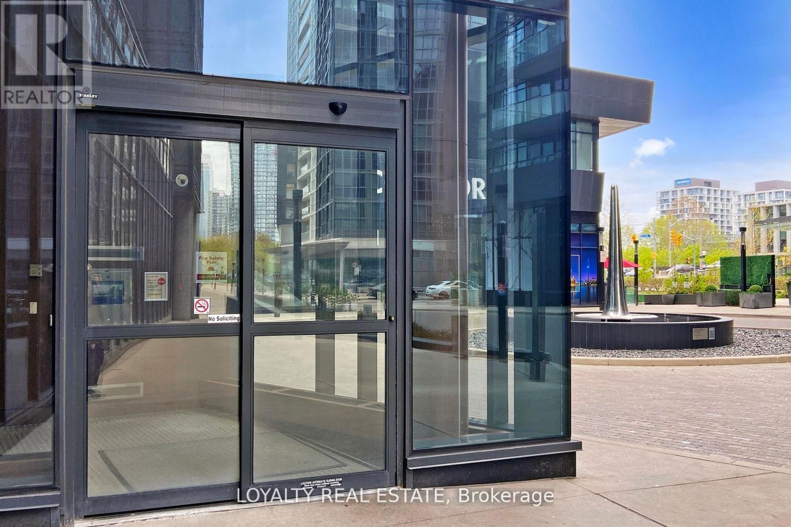 1803 - 70 Queens Wharf Road, Toronto, Ontario  M5V 0J2 - Photo 3 - C12416038
