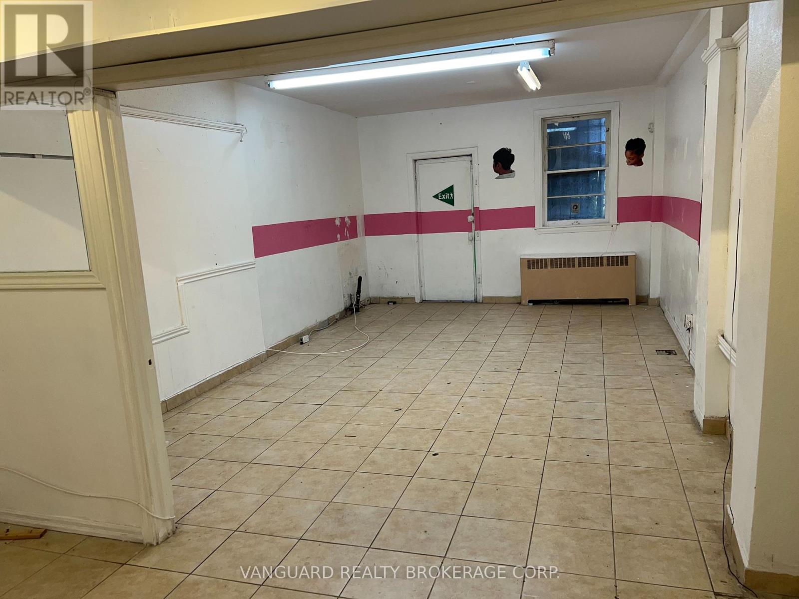 1625 Eglinton Avenue, Toronto (Oakwood Village), Ontario  M6E 2H7 - Photo 5 - C12421513