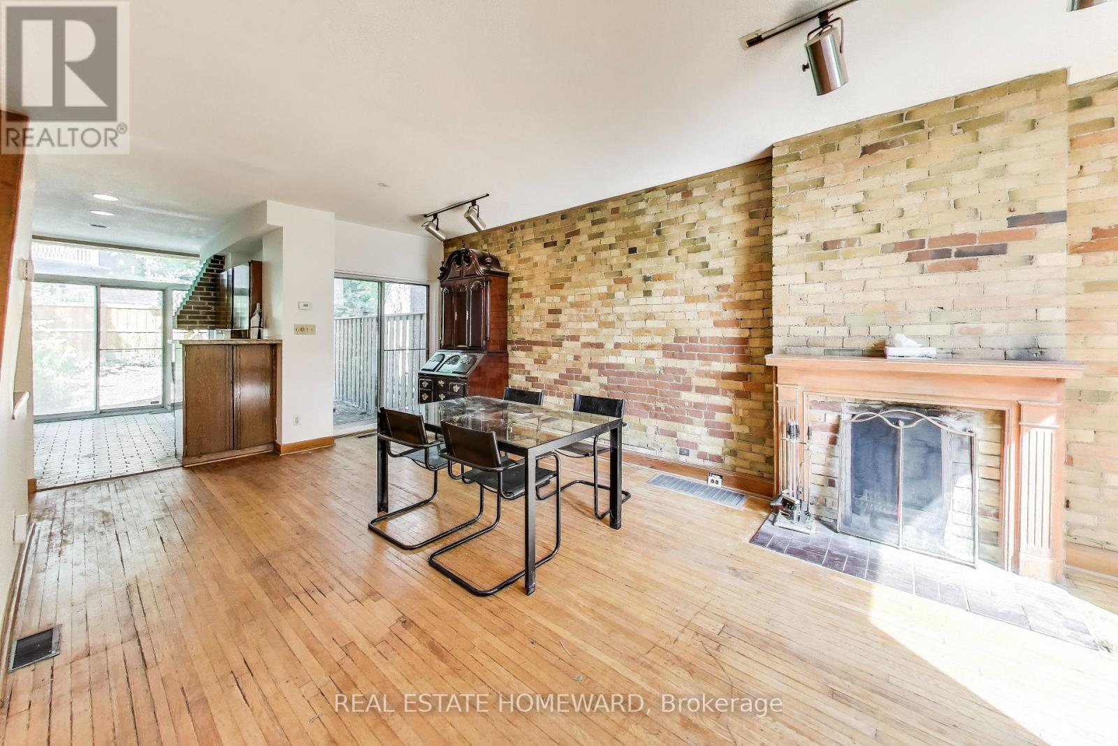 248 Cottingham Street, Toronto, Ontario  M4V 1C6 - Photo 3 - C12421516