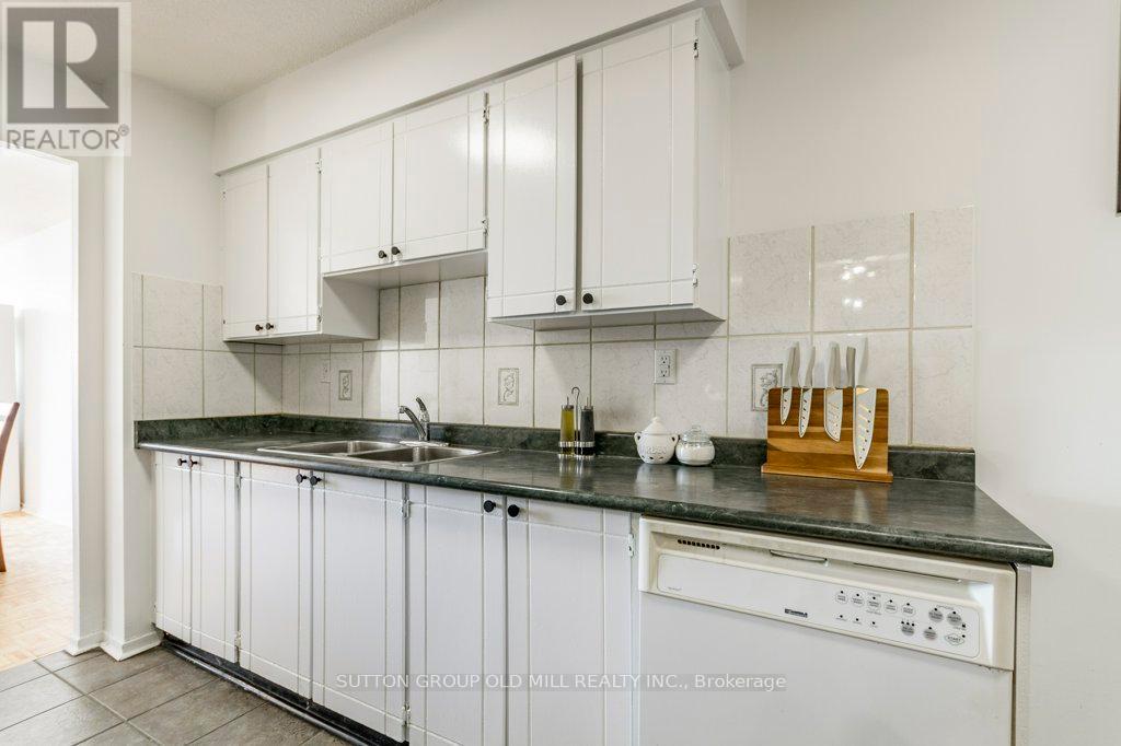 306 - 25 Sunrise Avenue, Toronto (Victoria Village), Ontario  M4A 2S2 - Photo 4 - C12421573