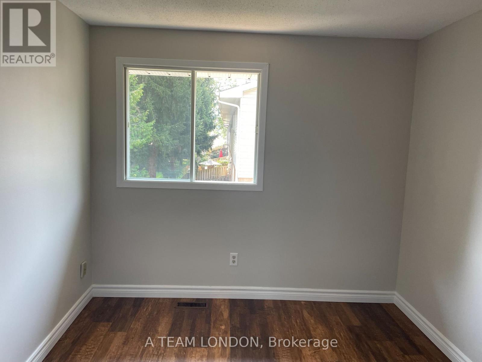 33 - 35 Waterman Avenue, London South, Ontario  N6C 5T7 - Photo 18 - X12347157