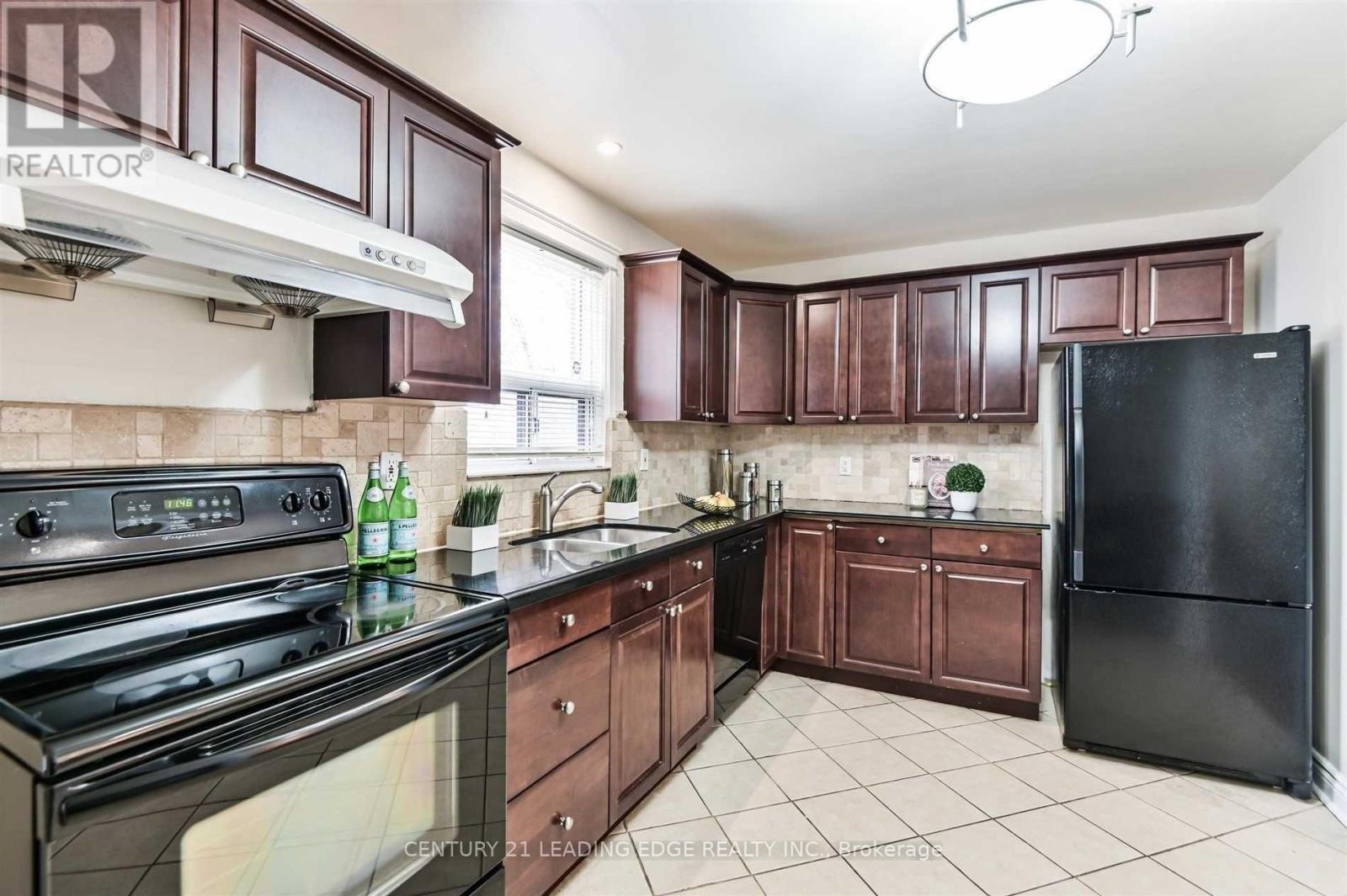Main Floor - 1229 Birchmount Road, Toronto, Ontario  M1P 2C9 - Photo 4 - E12421590