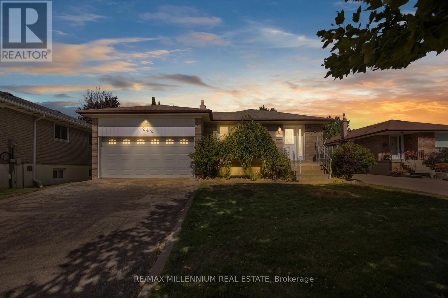 242 CORONATION DRIVE, Toronto, Ontario