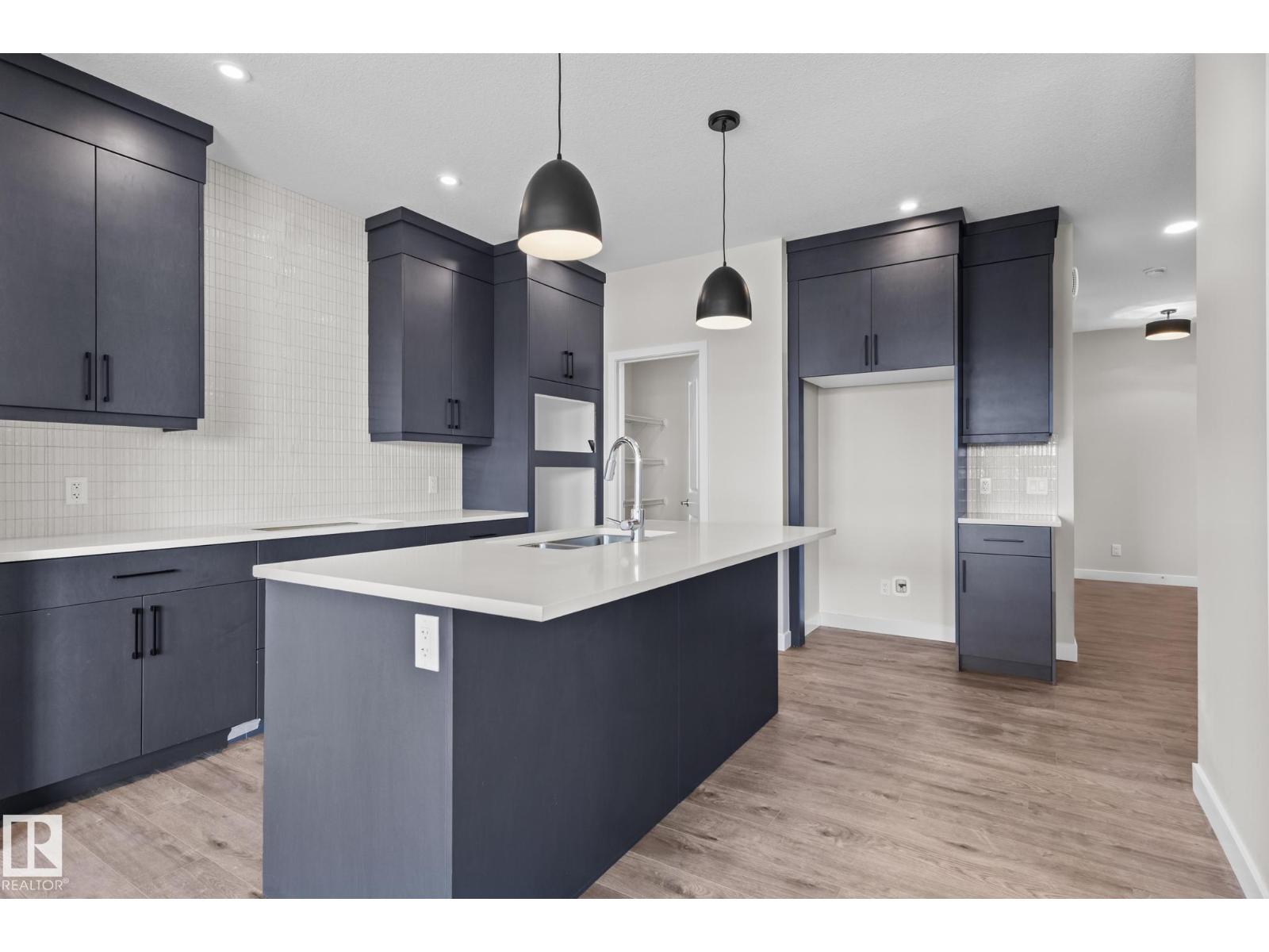 3548 Erlanger Li Nw, Edmonton, Alberta  T6M 1J5 - Photo 2 - E4447099