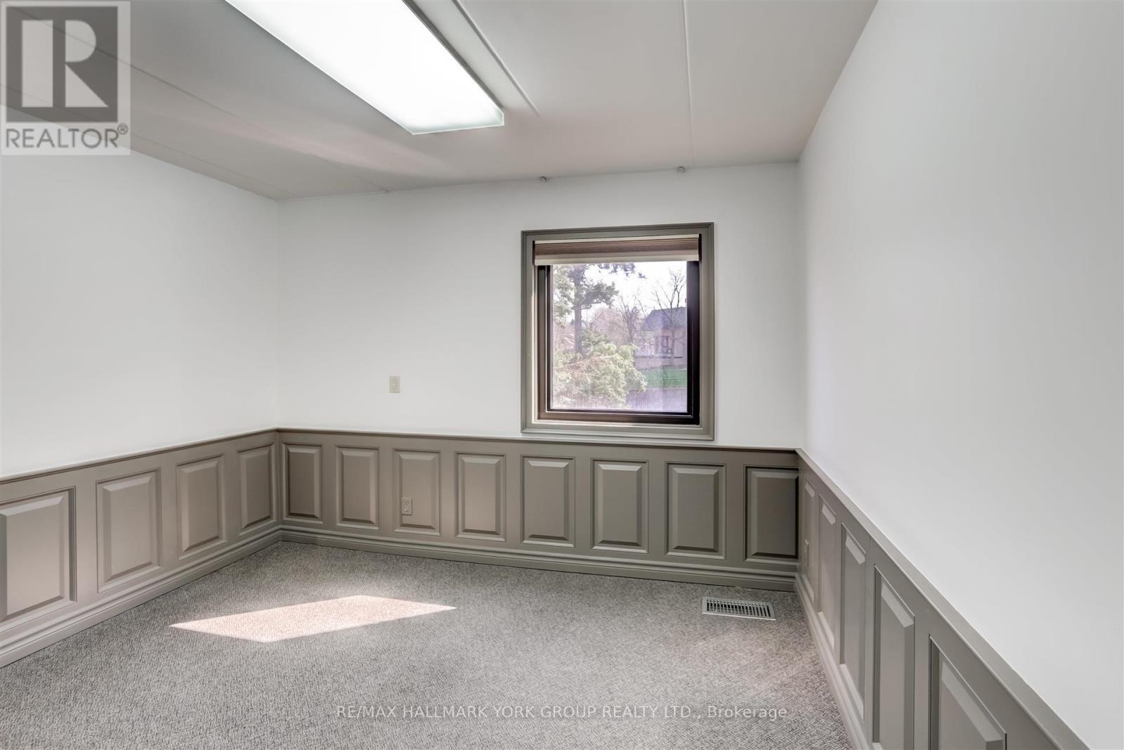 15064 Yonge Street, Aurora, Ontario  L4G 1M2 - Photo 10 - N12421551