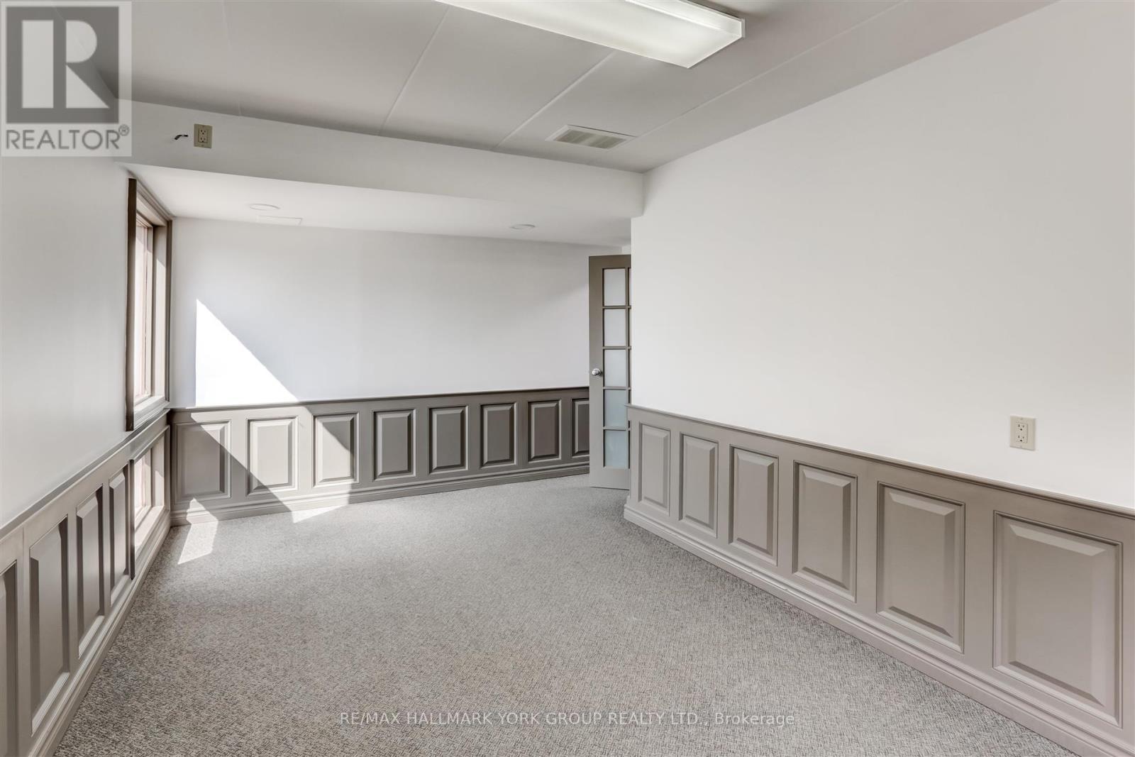 15064 Yonge Street, Aurora, Ontario  L4G 1M2 - Photo 14 - N12421551