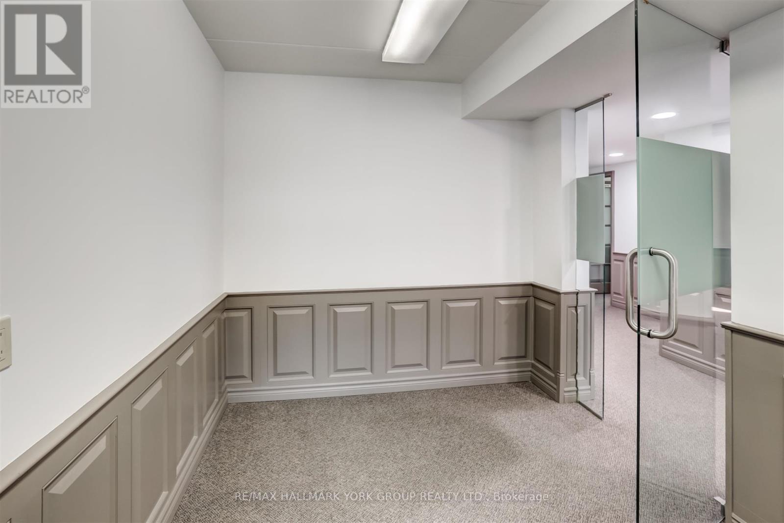 15064 Yonge Street, Aurora, Ontario  L4G 1M2 - Photo 16 - N12421551