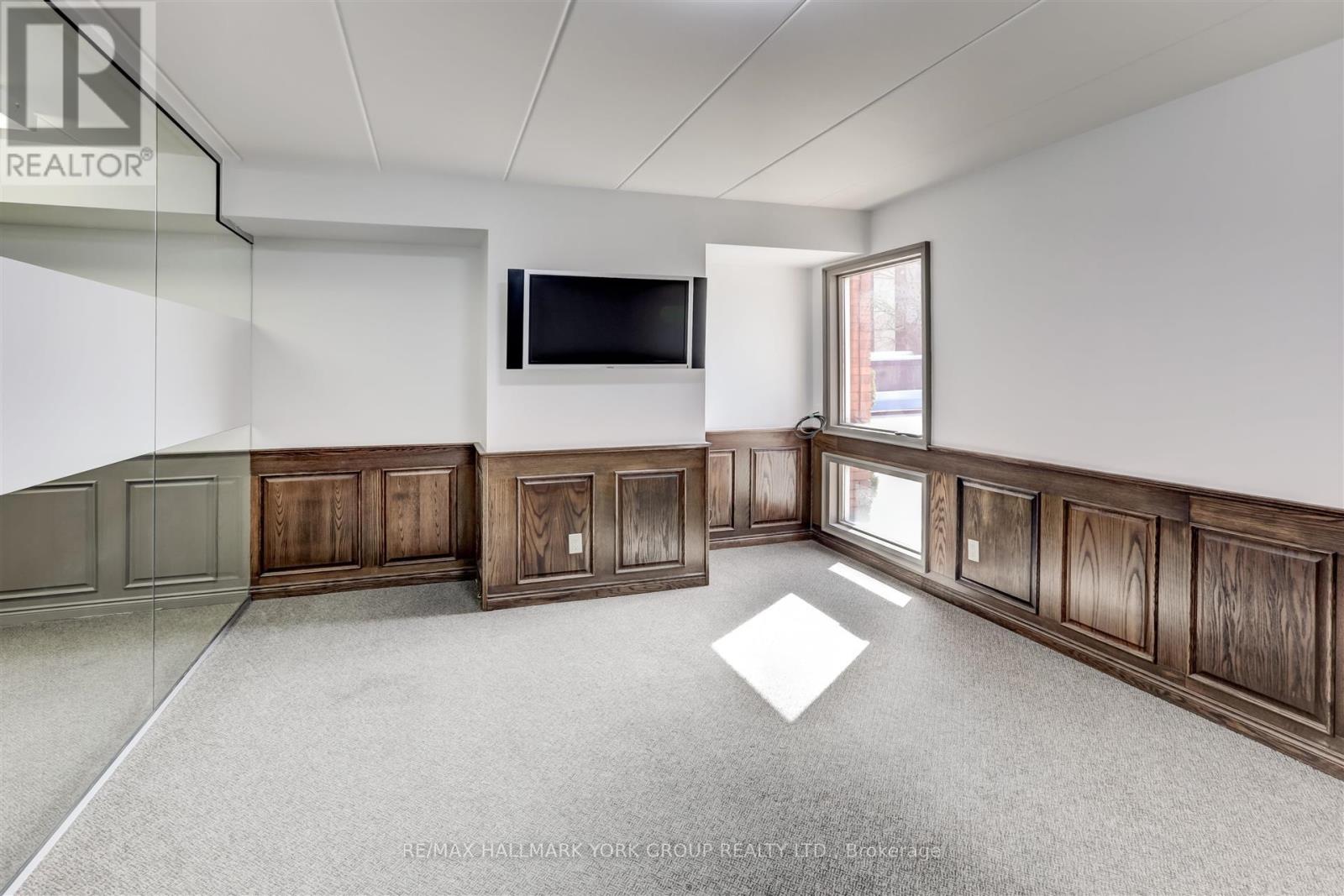 15064 Yonge Street, Aurora, Ontario  L4G 1M2 - Photo 18 - N12421551