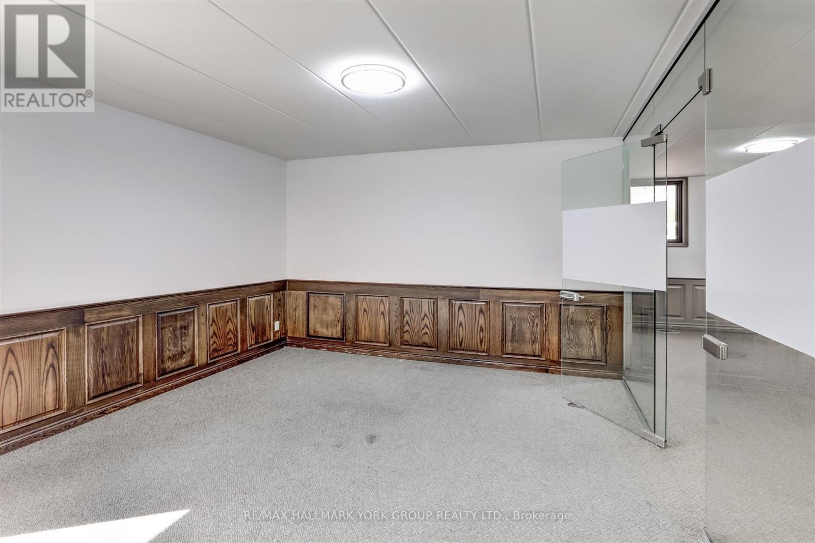 15064 Yonge Street, Aurora, Ontario  L4G 1M2 - Photo 19 - N12421551
