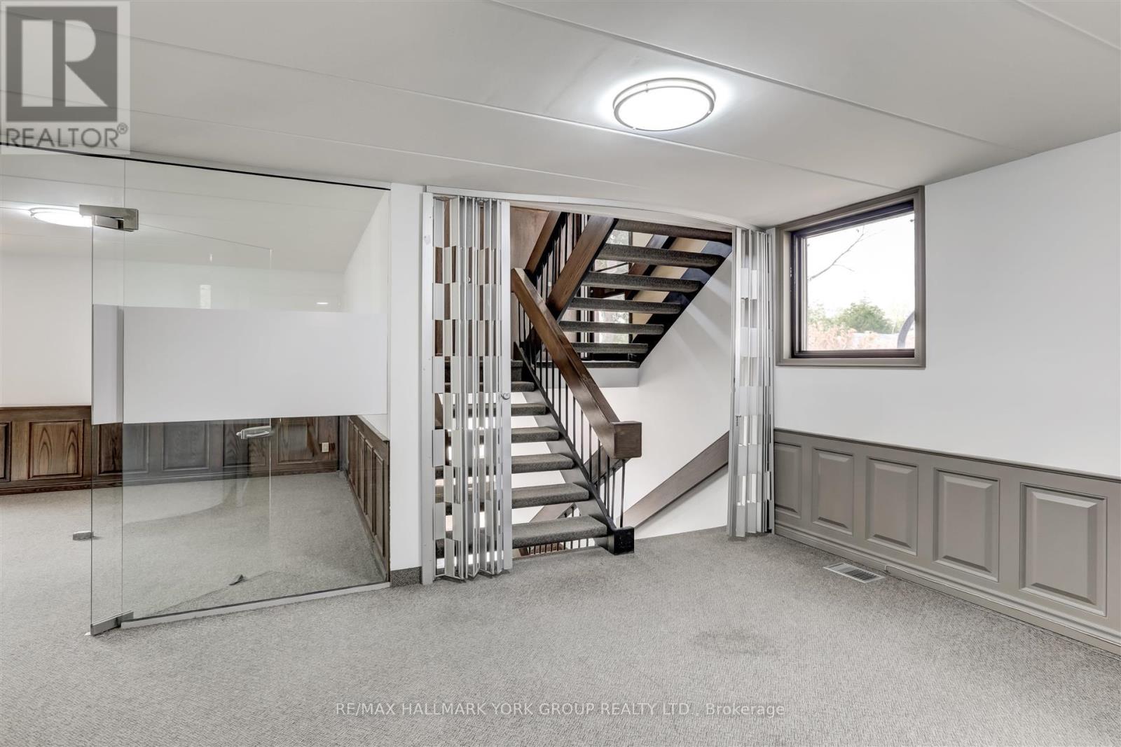 15064 Yonge Street, Aurora, Ontario  L4G 1M2 - Photo 20 - N12421551