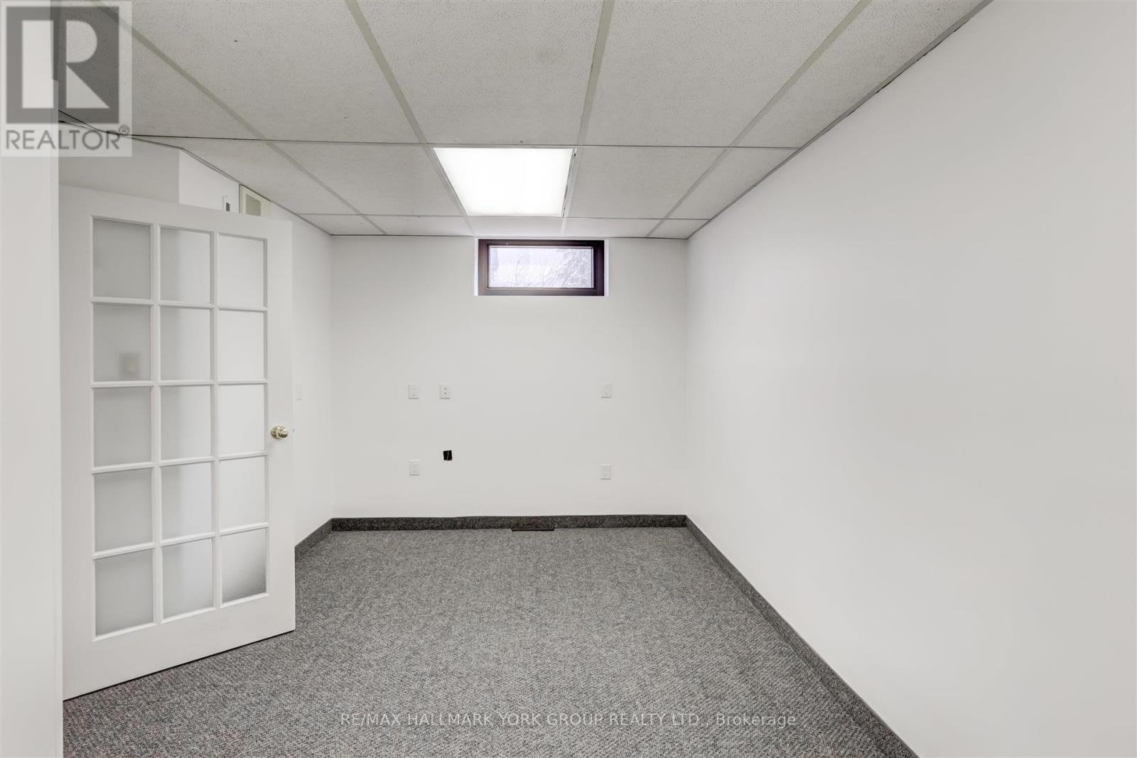 15064 Yonge Street, Aurora, Ontario  L4G 1M2 - Photo 26 - N12421551