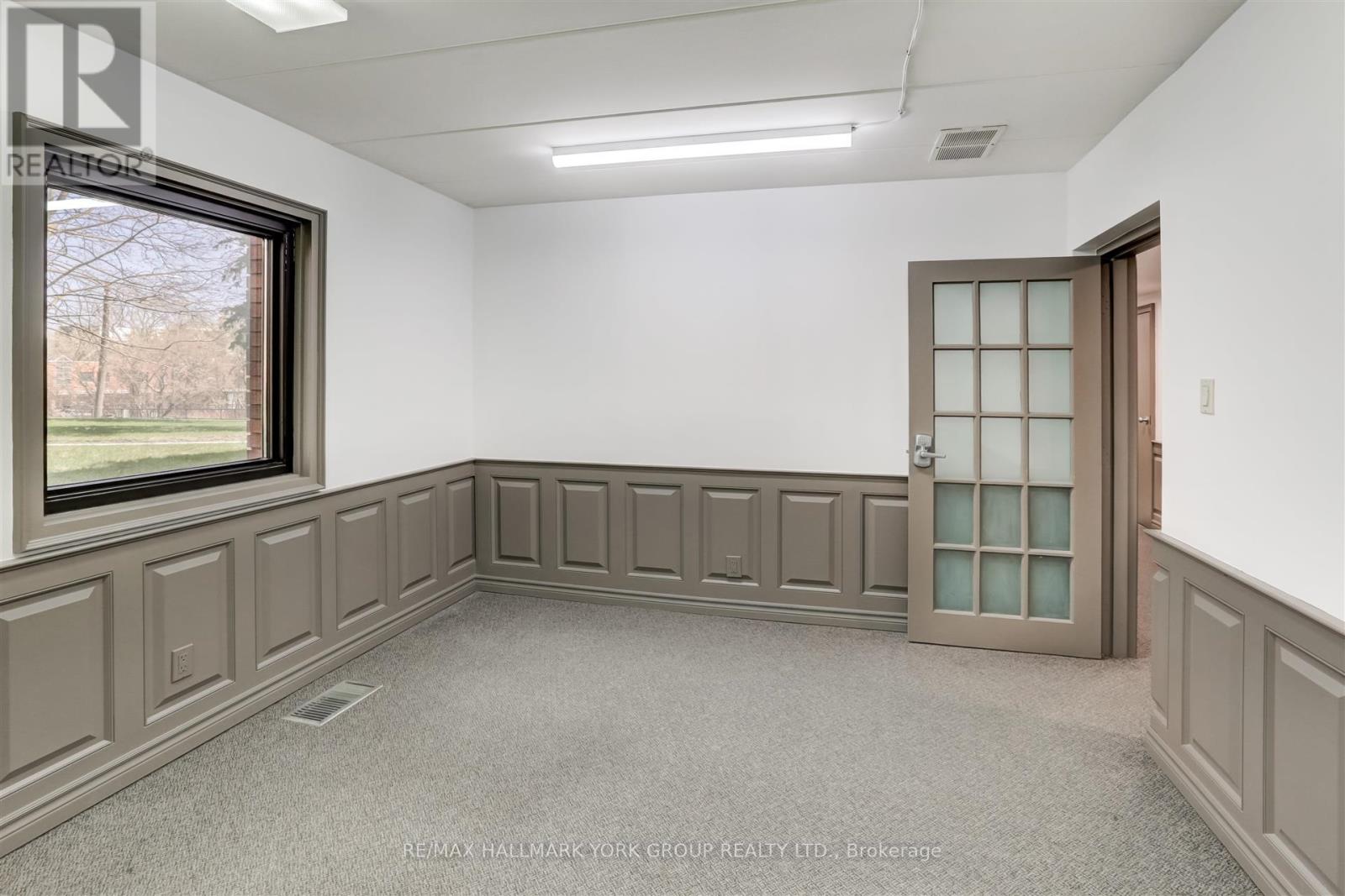 15064 Yonge Street, Aurora, Ontario  L4G 1M2 - Photo 6 - N12421551