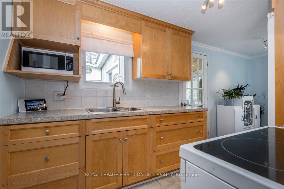 5 Broadway Avenue, Innisfil, Ontario  L9S 1M9 - Photo 10 - N12421574