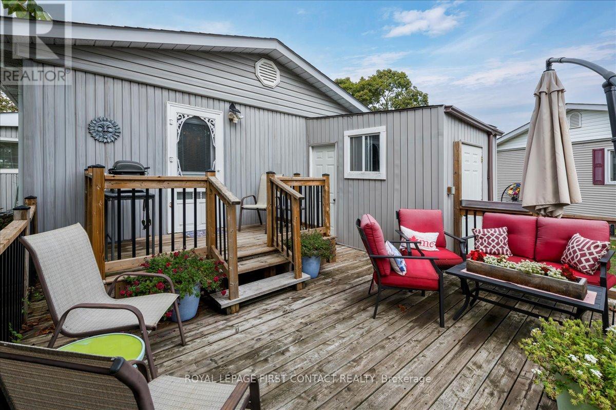 5 Broadway Avenue, Innisfil, Ontario  L9S 1M9 - Photo 18 - N12421574
