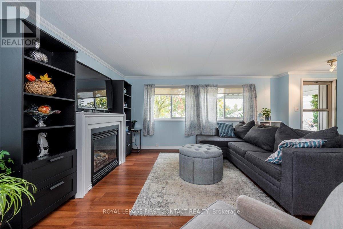 5 Broadway Avenue, Innisfil, Ontario  L9S 1M9 - Photo 5 - N12421574