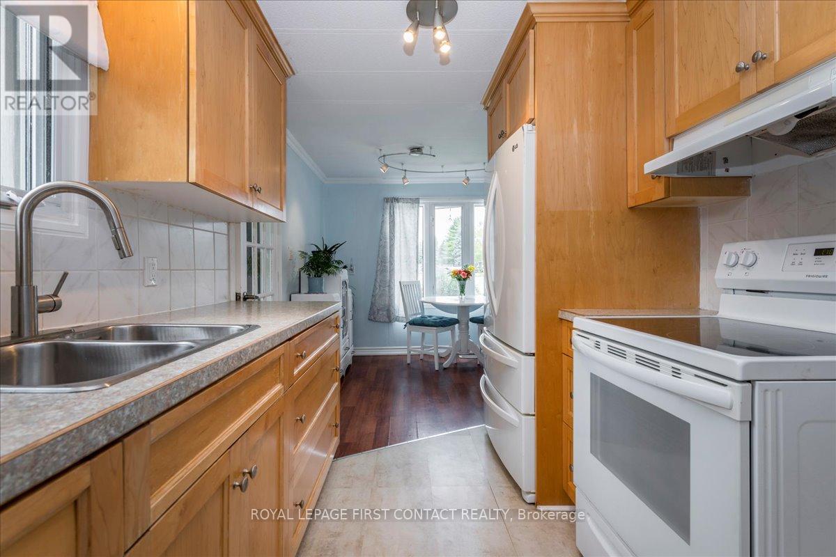 5 Broadway Avenue, Innisfil, Ontario  L9S 1M9 - Photo 9 - N12421574