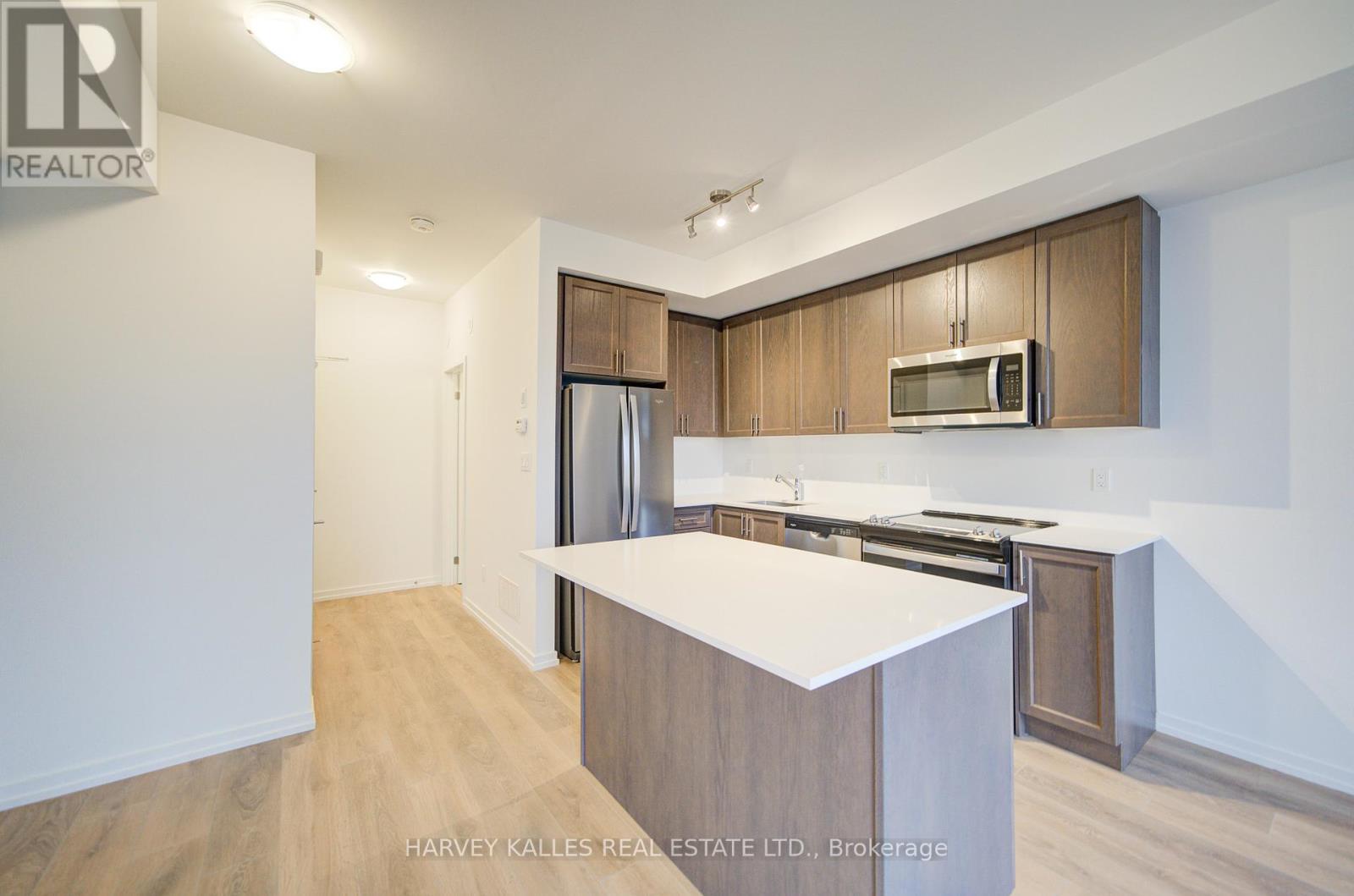 11 - 18 Lytham Green Circle, Newmarket, Ontario  L3Y 0H4 - Photo 12 - N12421620