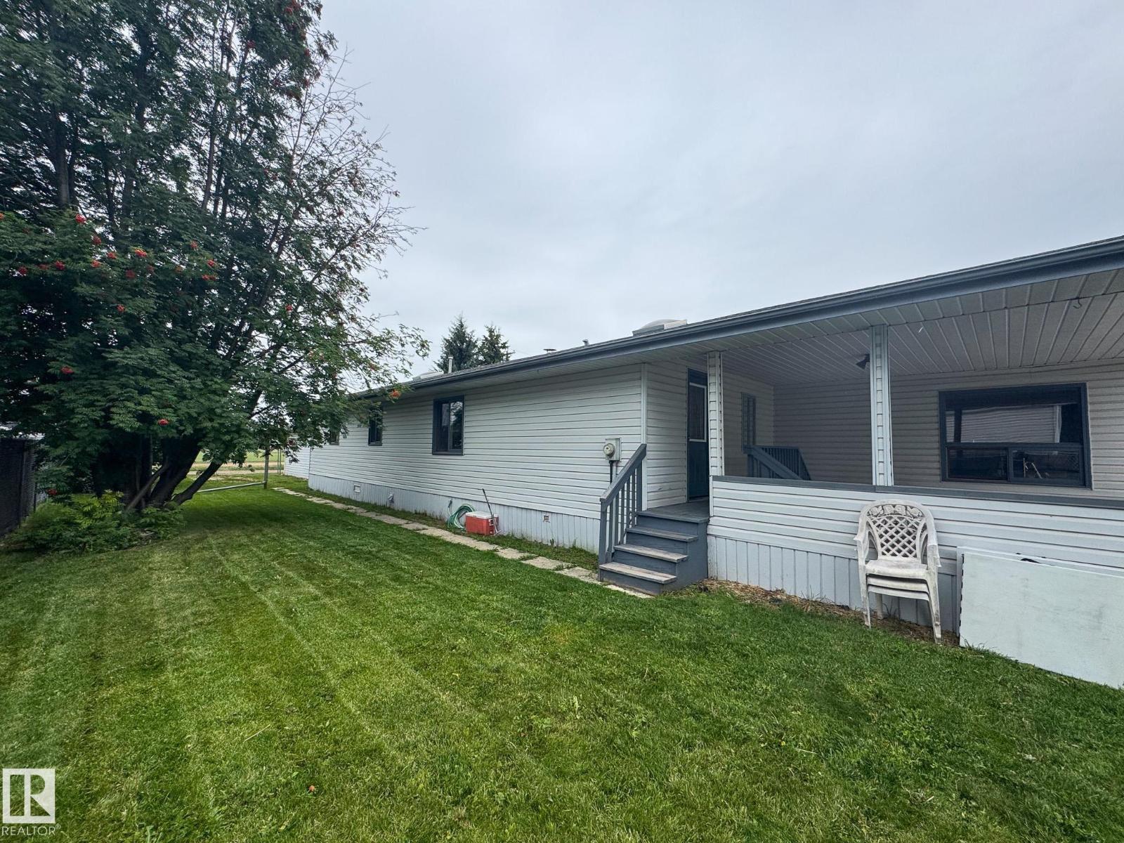 27 Auttreaux Dr, Whitecourt, Alberta  T7S 1C8 - Photo 3 - E4453485