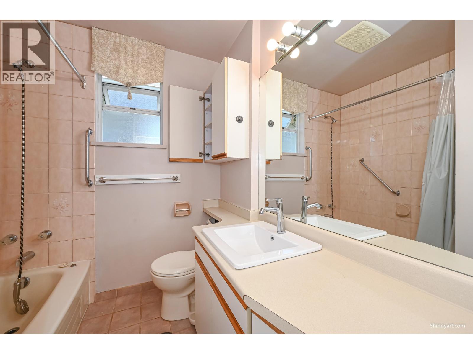 2696 W 42nd Avenue, Vancouver, British Columbia  V6N 3G5 - Photo 11 - R3051106