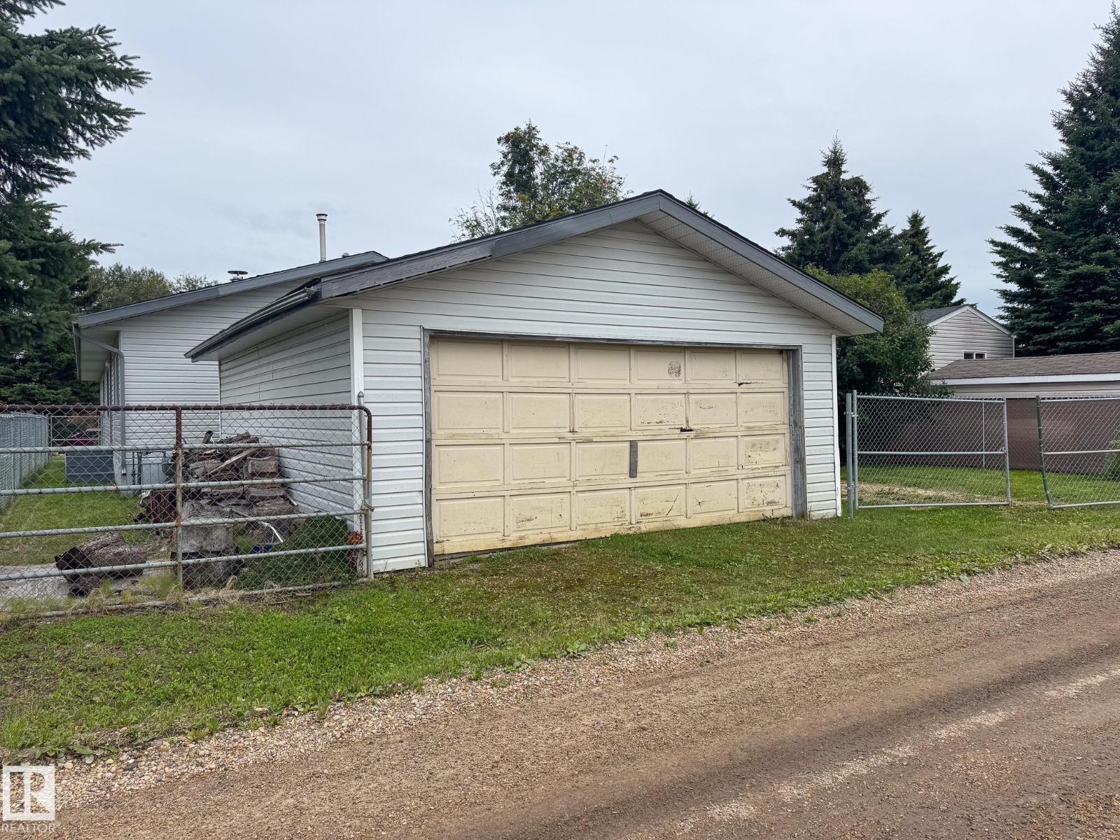 27 Auttreaux Dr, Whitecourt, Alberta  T7S 1C8 - Photo 27 - E4453485