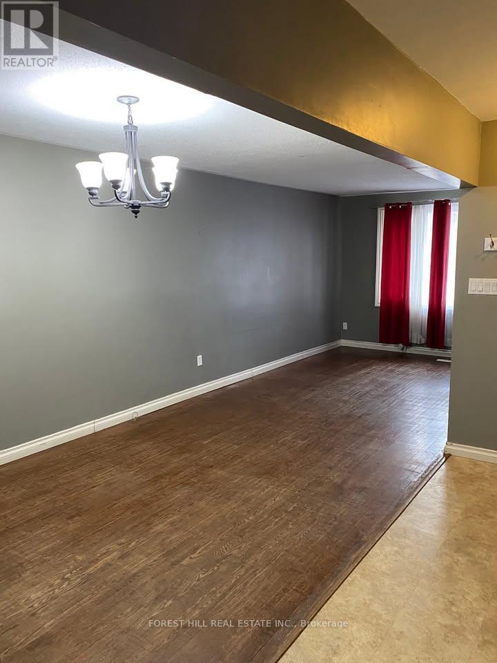 35 Daphne Crescent, Barrie (Cundles East), Ontario  L4M 2Y7 - Photo 3 - S12421563
