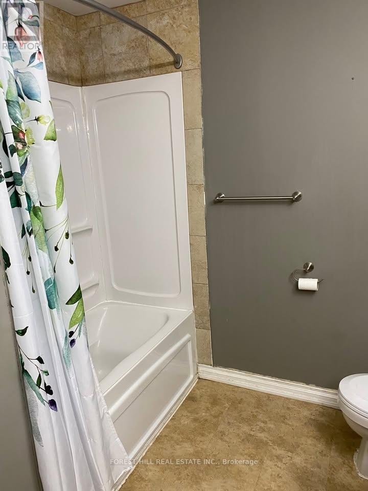 35 Daphne Crescent, Barrie (Cundles East), Ontario  L4M 2Y7 - Photo 8 - S12421563