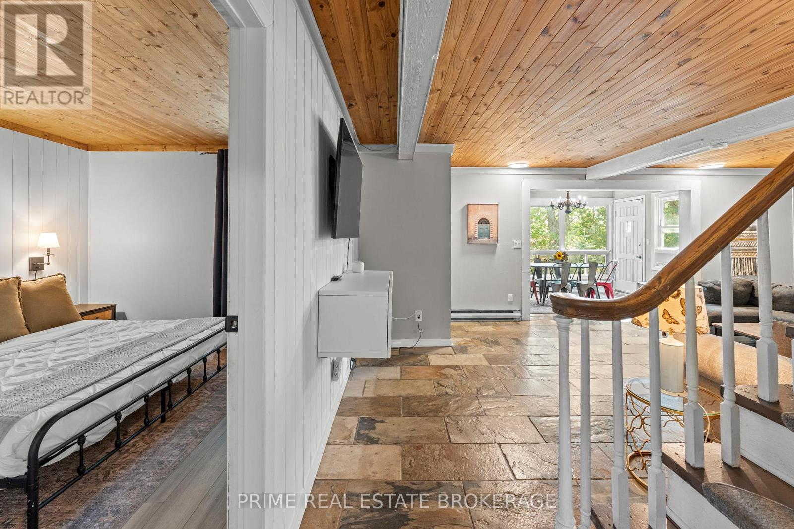 7166 Outer Drive, Lambton Shores, Ontario  N0M 2L0 - Photo 16 - X12421686