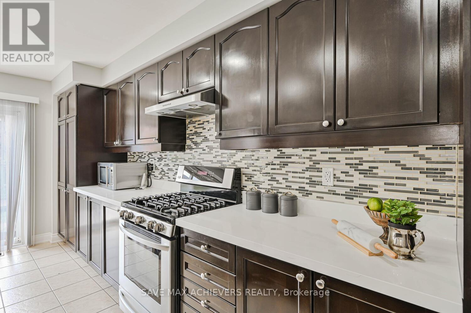 6 Seascape Crescent, Brampton (Bram East), Ontario  L6P 3C3 - Photo 18 - W12421522
