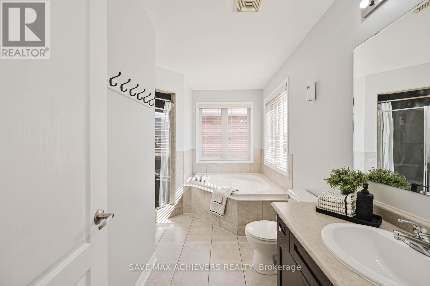 6 Seascape Crescent, Brampton (Bram East), Ontario  L6P 3C3 - Photo 25 - W12421522