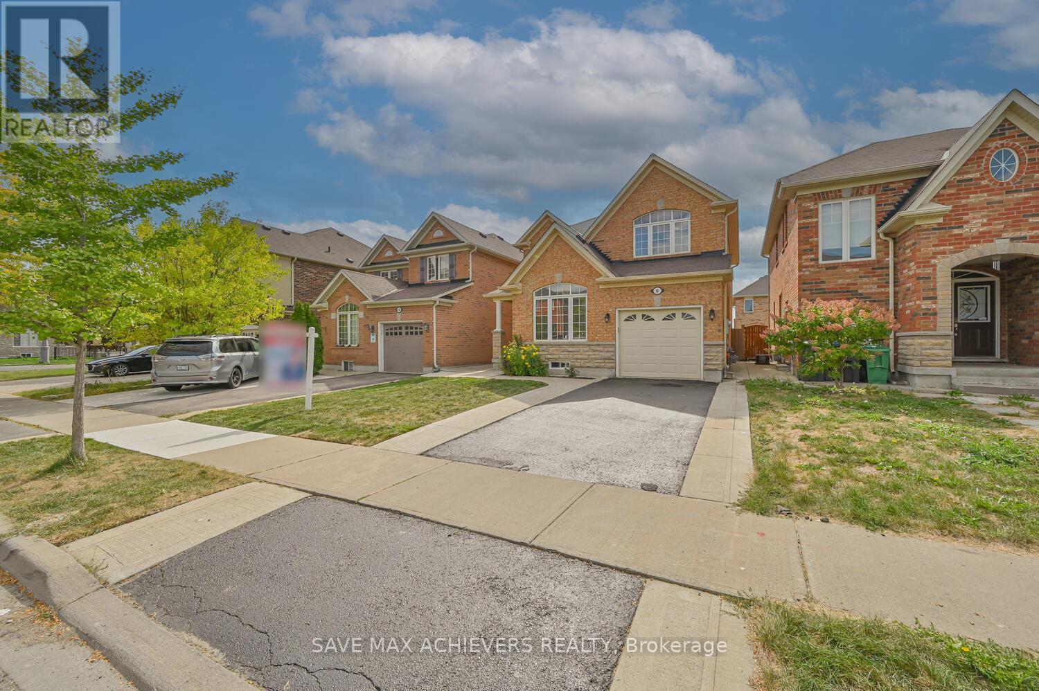 Property at 6 SEASCAPE CRESCENT image 3