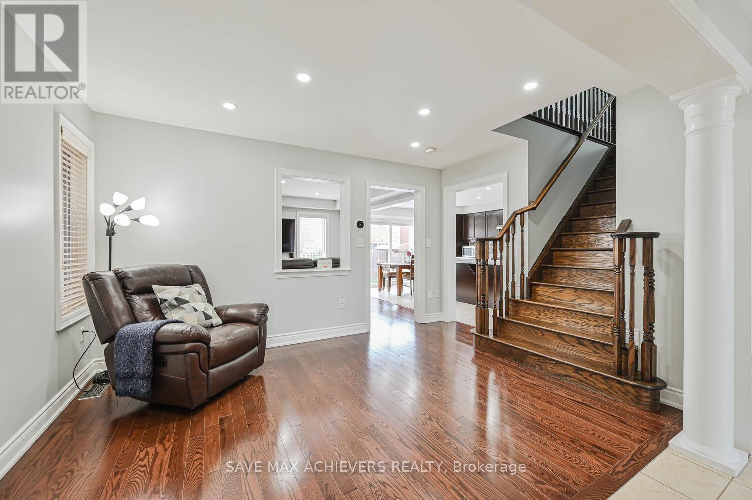 6 Seascape Crescent, Brampton (Bram East), Ontario  L6P 3C3 - Photo 7 - W12421522