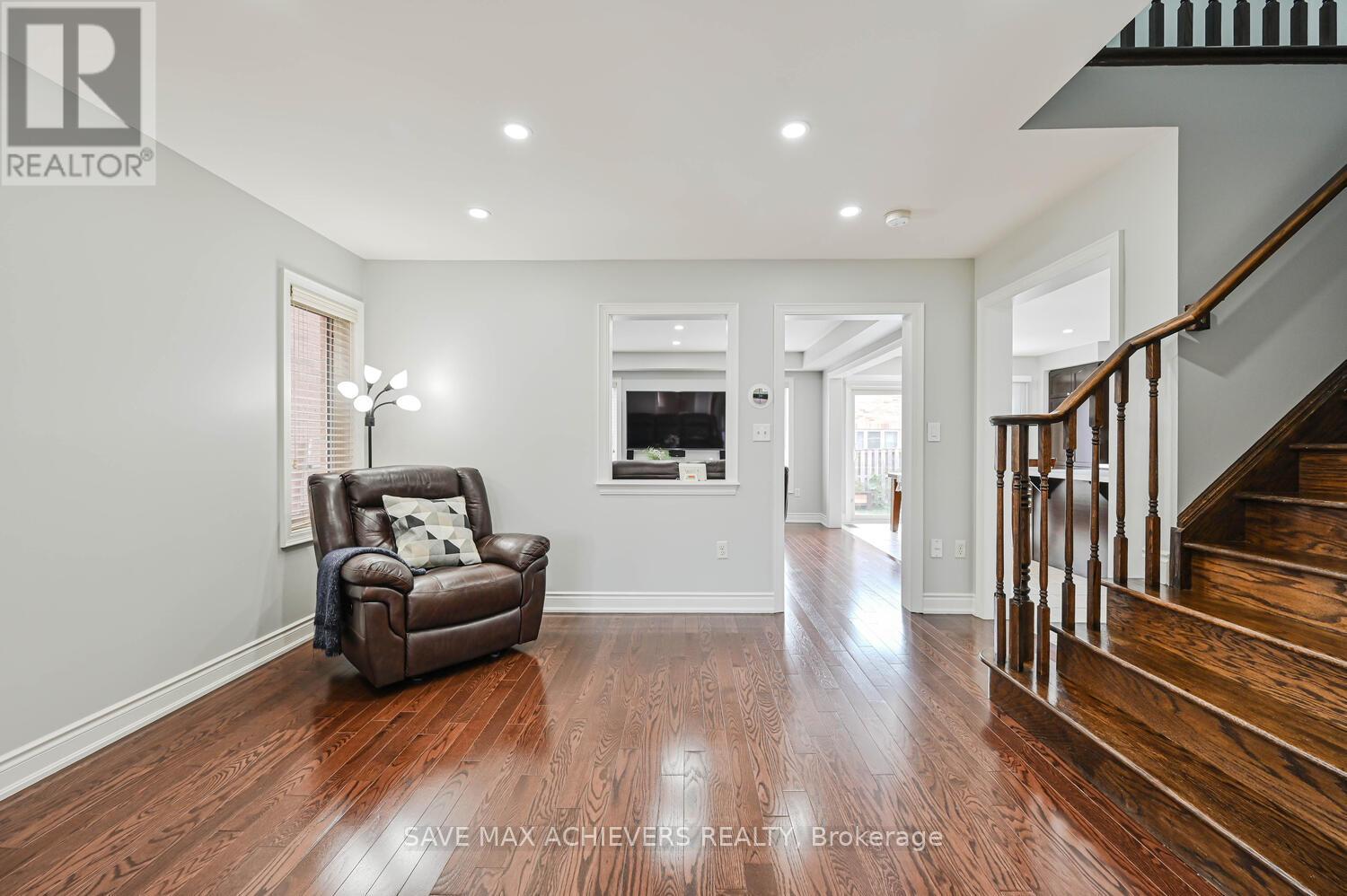 6 Seascape Crescent, Brampton (Bram East), Ontario  L6P 3C3 - Photo 8 - W12421522
