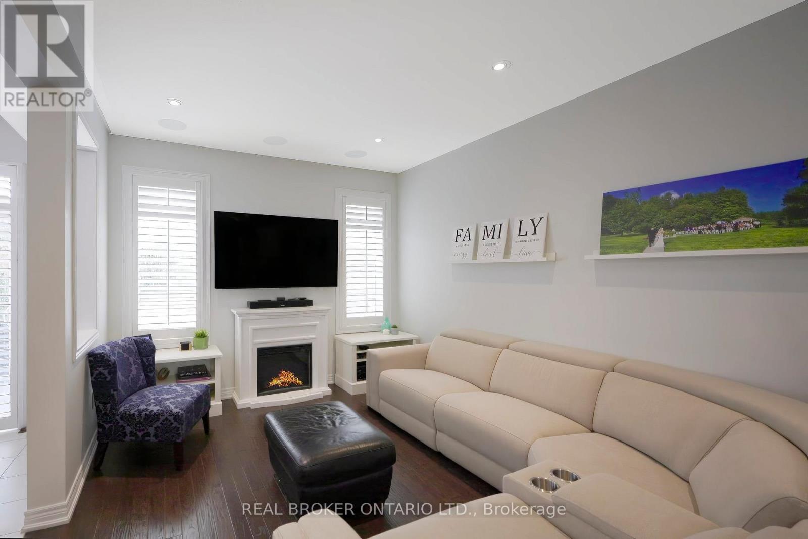 41 Diamond Leaf Lane, Halton Hills, Ontario  L7G 0G7 - Photo 13 - W12421557