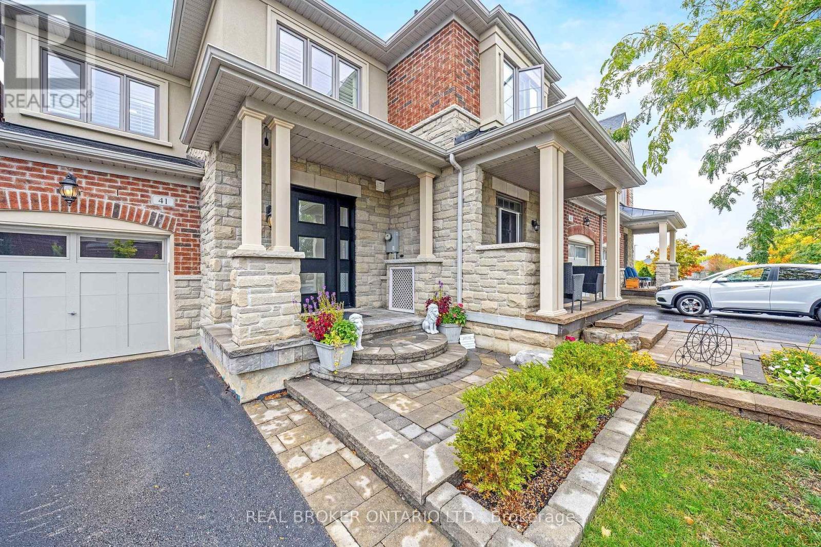 41 Diamond Leaf Lane, Halton Hills, Ontario  L7G 0G7 - Photo 2 - W12421557