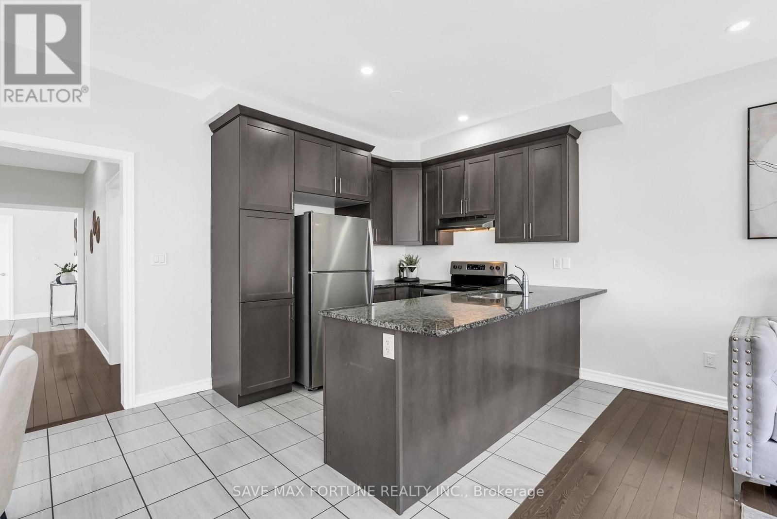 28 Gemma Place, Brampton (Heart Lake), Ontario  L6Z 1X9 - Photo 11 - W12421579