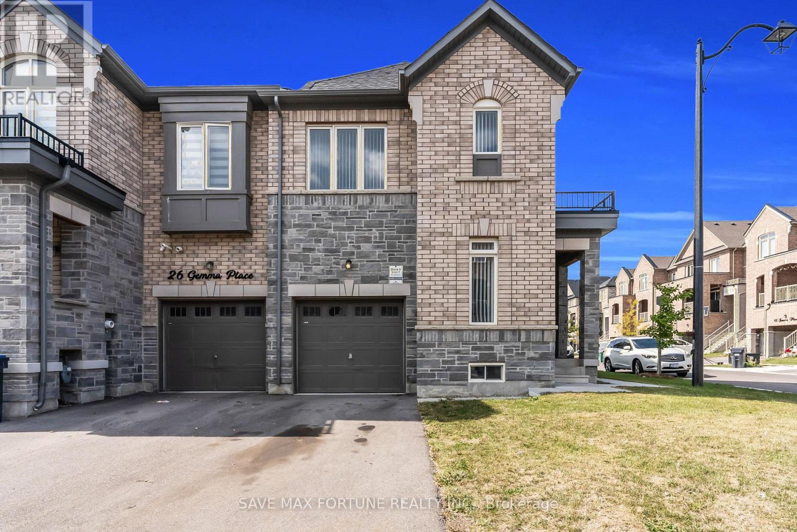 28 Gemma Place, Brampton (Heart Lake), Ontario  L6Z 1X9 - Photo 3 - W12421579